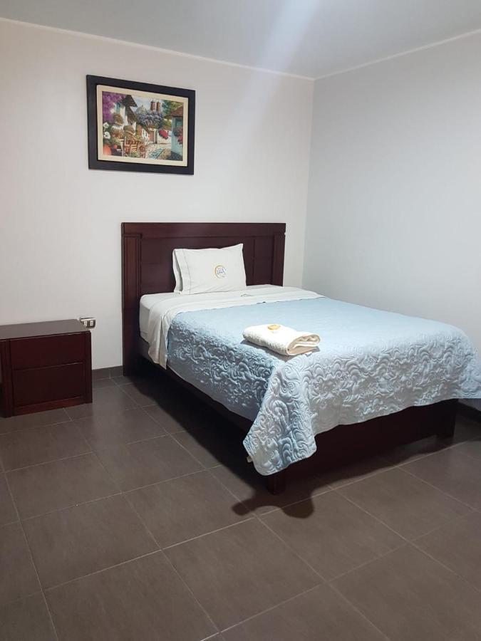 Hostal Luz De Luna Atico Bagian luar foto